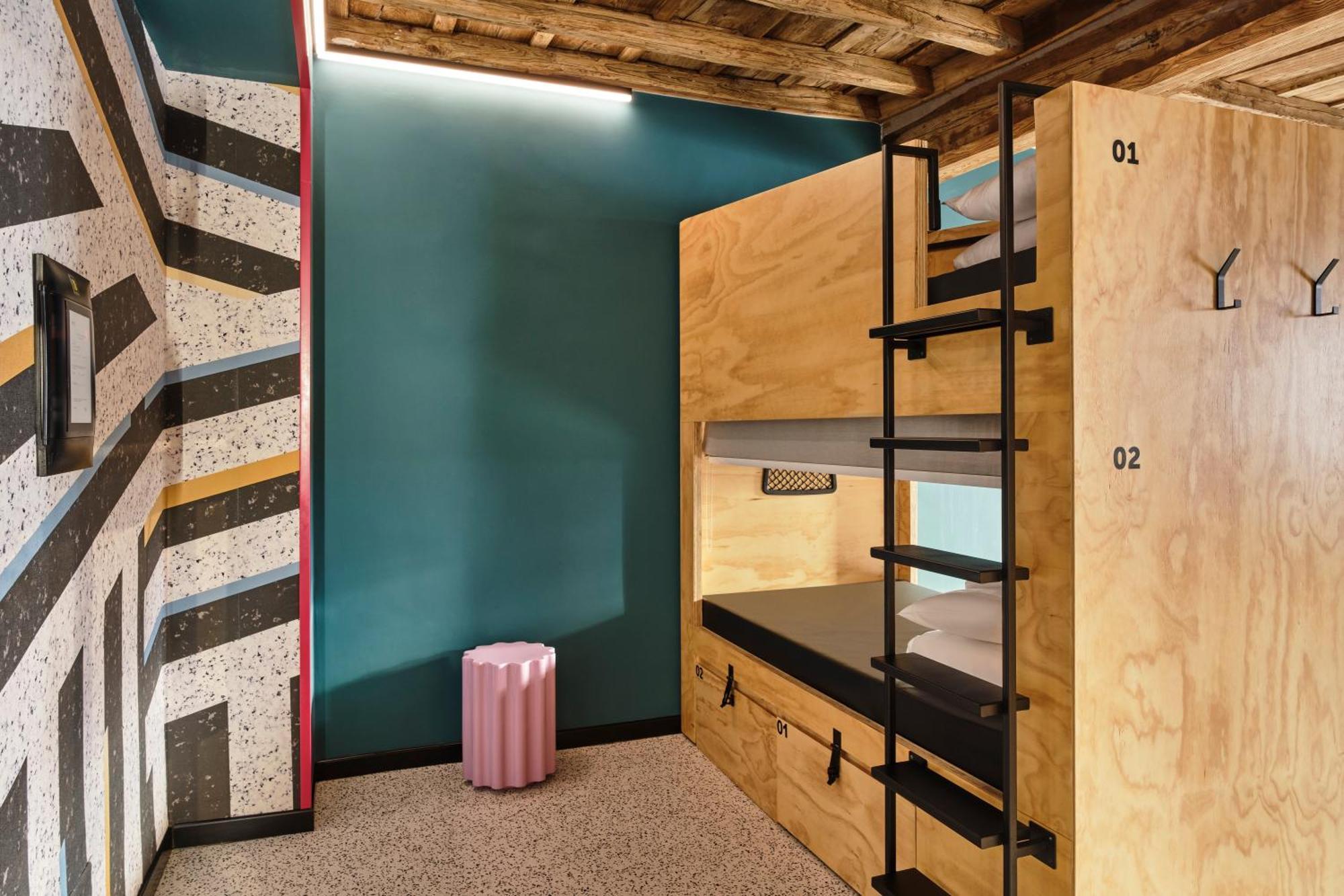 Bett im gemischten 6-Bett-Schlafsaal